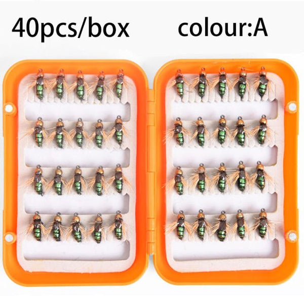 Комплет од 40 комада разних мушица са пластичном кутијом